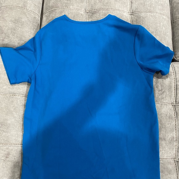 Large 3 Pocket Blue Scrub Top - Picture 2 of 3